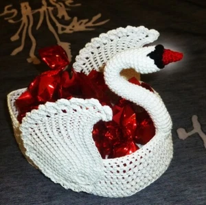 Swan 8" Crochet Pattern: PDF Full Description with crochet charts, photos,videos - Bild 1 von 6