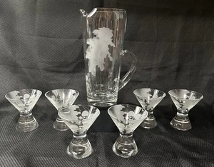 Vintage MCM Martini Cocktail Set Pitcher & 6 Glasses Etched With Leaf Pattern - Imagen 1 de 12