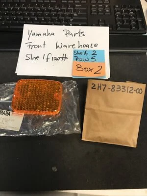 Lente de seta especial Yamaha XS1100 FABRICANTE DE EQUIPAMENTO ORIGINAL 1978-1981 2H7-83312-00 nova na caixa - Imagem 1 de 4