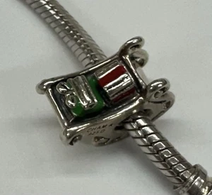 Chamilia Plata de Ley 925 y Esmalte Santa’s Here Trineo Dije - Imagen 1 de 7