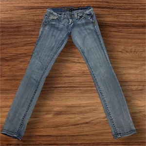 Antique Rivet Women's Blue Wash Distressed Skinny Jeans Size 27 - Picture 1 of 9