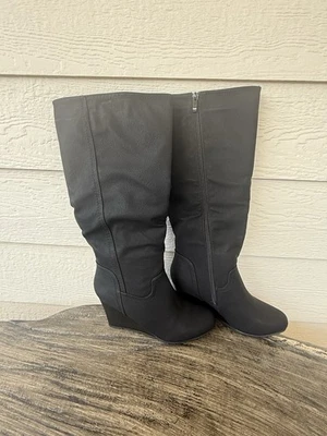 Botas de cuña para mujer Journee Collection largas anchas hasta la rodilla negras talla 9M Foto 1 de 4