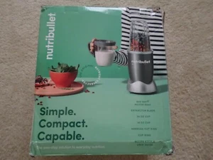 Mezcladora de encimera NutriBullet NBR0801 600W 24 oz con función de pulso - gris NUEVA - Imagen 1 de 9