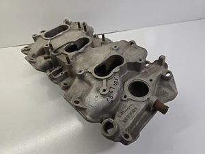 Colector de admisión de puerto recto L68 69 C3 Corvette TriPower para L71/435HP-GM #3937797 - Imagen 1 de 13