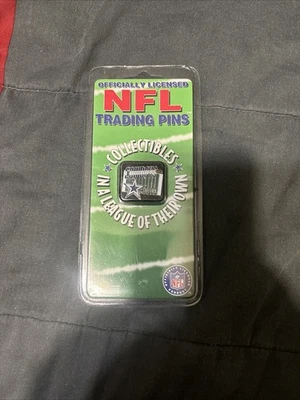 OFFICIALLY LICENSED NFL Dallas Cowboy Trading Field Lapel Pin NEW - Image 1 of 3