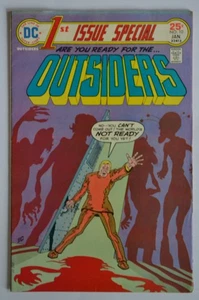 1ST ISSUE SPECIAL - THE OUTSIDERS # 10 : VERY GOOD+ : JANUARY 1976 : DC COMICS. - Picture 1 of 3