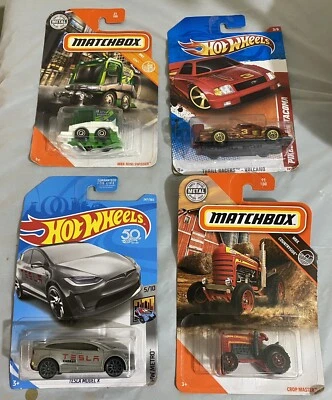 Lote de 4 Coches Surtidos Matchbox y Hot Wheels *NUEVO* - Tesla Model X Foto 1 de 3