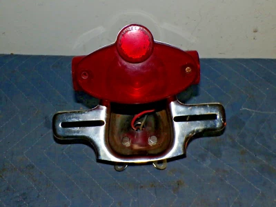 Conjunto de lanterna traseira KAWASAKI G3 BOM ESTADO ORIGINAL DO FABRICANTE - Imagem 1 de 4