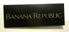 Accessoire costume accessoire de travail nom d'employé Banana Republic étiquette nom d'employé