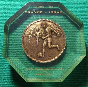 TROPHEE MEDAILLE - EURO 96 FRANCE - ISRAEL - CAEN 15 NOVEMBRE 1995 - FFF - LFBN - Imagen 1 de 2