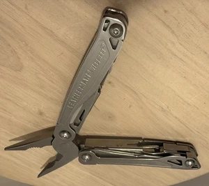 Leatherman Wingman Multi Tool with Black Sheath Case Nice Silver Knife - Picture 1 of 4