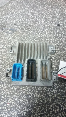 Centralina motore originale (ECU) OPEL ASTRA J Sports Tourer (P10) 2011 - Immagine 1 di 2