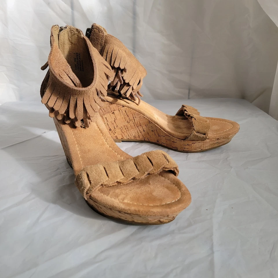 Sandalias de cuña Minnetonka Nikki con flecos de gamuza corcho para mujer talla 7 marrón boho Foto 1 de 4