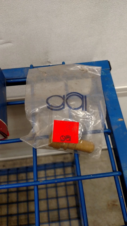 Audi 4000 Porsche 924 VW Jetta Scirocco Fuel Injector Sleeve 063 133 555 - Image 1 of 1