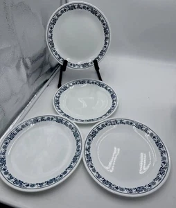 Corelle by Corning Old Town blaue Zwiebel 10 1/4"" Essteller 4er Set - Bild 1 von 8
