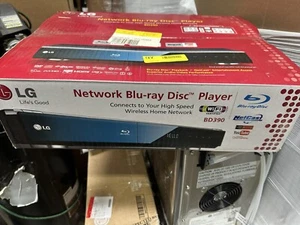 LG BD390 Blu-Ray Player Network Blu-ray Disc Player with wireless connectivity - Picture 1 of 2