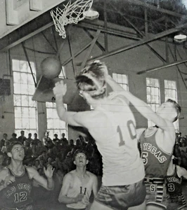 Las Vegas NV High School Photo (8X10) Basketball Game Satin Uniforms 1940-50s - Picture 1 of 4