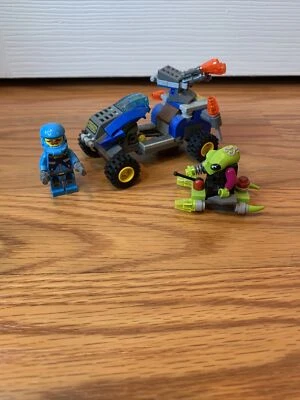 LEGO Space Alien Defender 7050 Set - Image 1 of 4