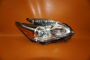 TOYOTA PRIUS HEADLIGHT 2010 2011 RIGHT PASSENGER HALOGEN BLUE OEM