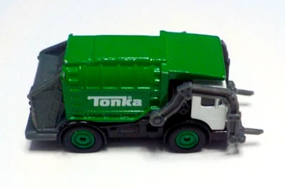 Tonka Hasbro Funrise Green Garbage Truck Vietnam 2012 - Image 1 of 4