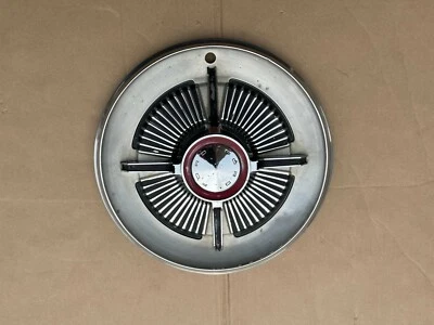 Tapacubos giratorios Ford Galaxie Deluxe 1965 - ¡Bueno! Foto 1 de 4