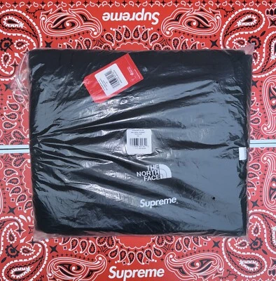 SUPREME THE NORTH FACE ARC LOGO DENALI FLEECE BLANKET/BLACK/SS19/AUTHENTIC NEW! - Image 1 of 4