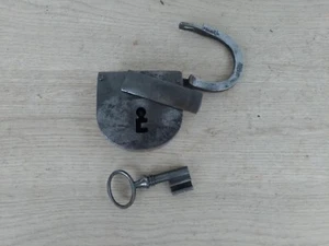 ANCIEN CADENAS n° 2 - Picture 1 of 2