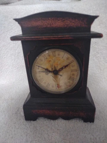 Nice Small Dark Wood Mantle Clock - TESTED Cover