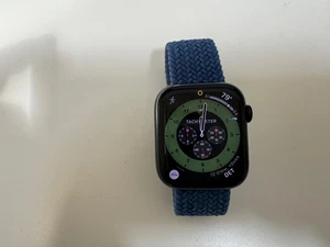 Apple Watch Series 7 45 mm (GPS + Cellulaire) Boîtier en aluminium - Bon état - Photo 1 sur 2