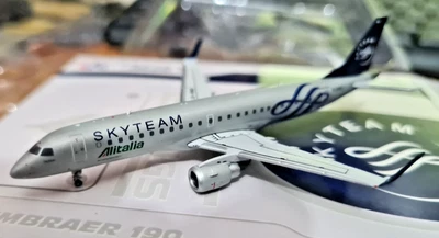 Alitalia Skyteam Embraer ERJ-190 EI-RND - Scala 1:400 Die Cast - JC Jets - Immagine 1 di 4