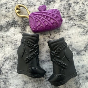 Monster High Howleen Wolf Púrpura Cartera Lote Barbie Negro Bota Zapatos - Imagen 1 de 6
