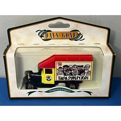 Vintage LLEDO DAYS GONE 1935 MORRIS PARCELS VAN THE BASH STREET KIDS - Image 1 of 4