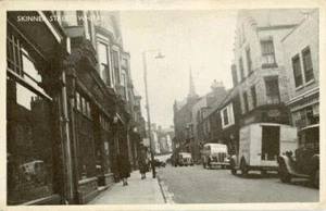REAL PHOTO POSTCARD OF SKINNER STREET, WHITBY, (NEAR SLEIGHTS), NORTH YORKSHIRE - Picture 1 of 2
