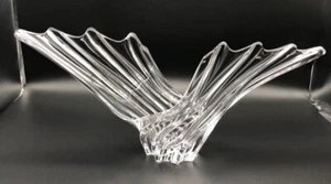 Art Vannes France Herzstück/Vase 50er Jahre Kristallglas Wirbel gerippt Kreuz Flügel - Bild 1 von 13