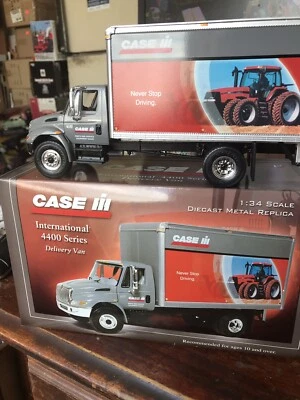 Furgoneta de reparto Case IH 4400 Series 1:34 Nueva marcha número de pieza 10-3062 Foto 1 de 3