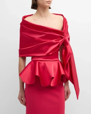 NUEVO CON ETIQUETAS CHIARA BONI Eva Satén Envolvente Bufanda Estola en Rosa Lampone $295 Foto 1 de 4