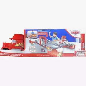 Juego de camión y pista de carreras transformadora 2 en 1 Super Track Mack de Disney Pixar Cars - Imagen 1 de 22