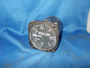 VSI 0-2000 FT ( UNITED ) - Picture 1 of 1