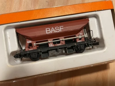 Arnold 4482 BASF (Ludwigshafen)-Schüttgutwagen (mit Funktion !) Ep. IV, OVP - Bild 1 von 4