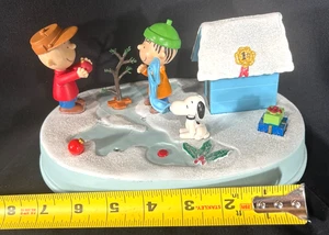 PEANUTS 2015 CHARLIE BROWN Spinng CHRISTMAS TREE SNOOPY LINUS ANIMATED Lighted - Picture 1 of 6