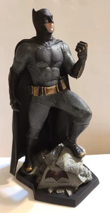 DC Batman v Superman Dawn of Justice Batman Statue Muckle Mannequins 2016 - Picture 1 of 10