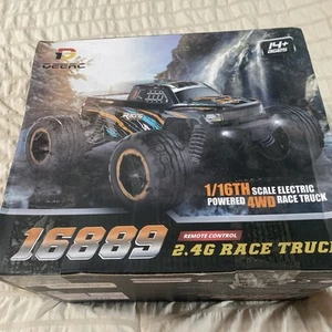 DEERC 16889 RC Car 1/16 - Picture 1 of 5