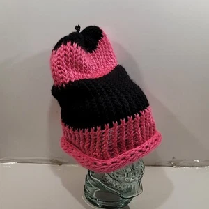 Vintage Woman's Beanie Knit Winter Hat Hand Crochet Pink Black - Picture 1 of 8