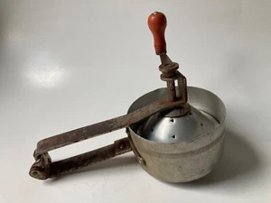 Spremiagrumi vintage anni 30 Knapp con manico in legno di arancia - Foto 1 di 14