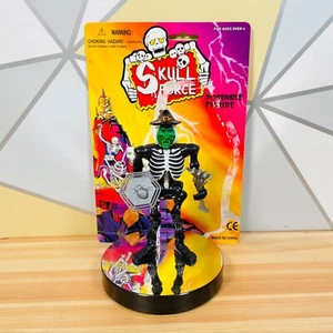 Figura Bruja Fuerza Calavera De Colección 100% Completa con Tarjeta de Respaldo - En muy buena condición - Imagen 1 de 12