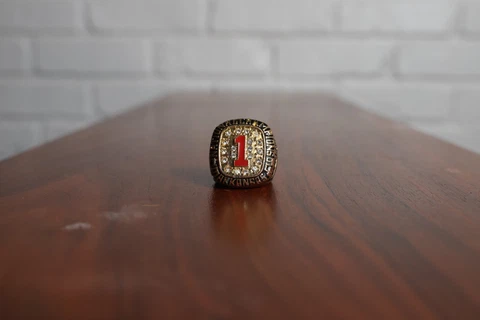 90s university of arkansas replica national championship ring size 10 Cover