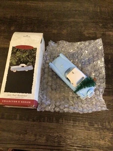 Hallmark Keepsake ornamento Ford Thunderbird - Foto 1 di 2