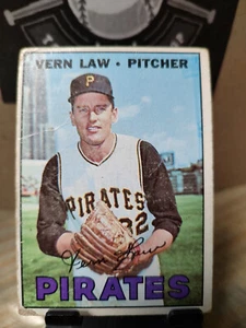 1967 Topps #351 Vern Law Pittsburgh Pirates - Picture 1 of 2