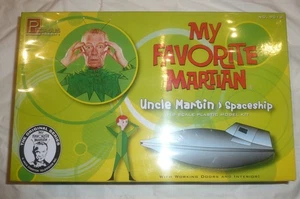 Pegasus Hobbies Il mio zio marziano preferito Martin astronave kit modellino plastica - Foto 1 di 7
