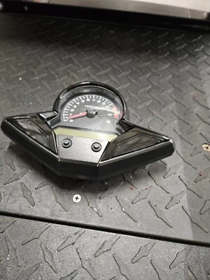 Honda CBR300 CBR 300 CBR 300R 2016 velocímetro velocímetro 37100-K33-305 Foto 1 de 4